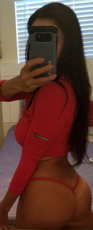 Emmilienne escort girl in Athens OH